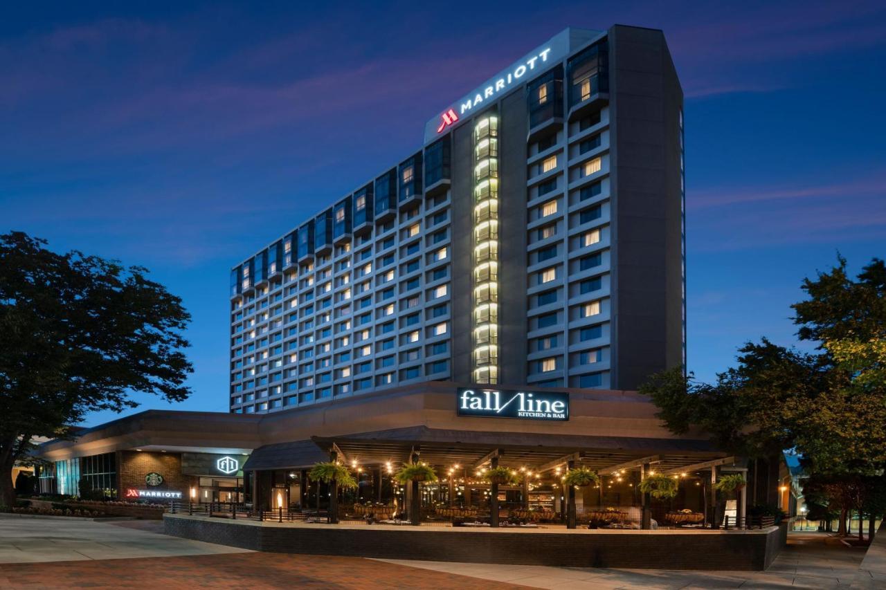 Отель Richmond Marriott Экстерьер фото