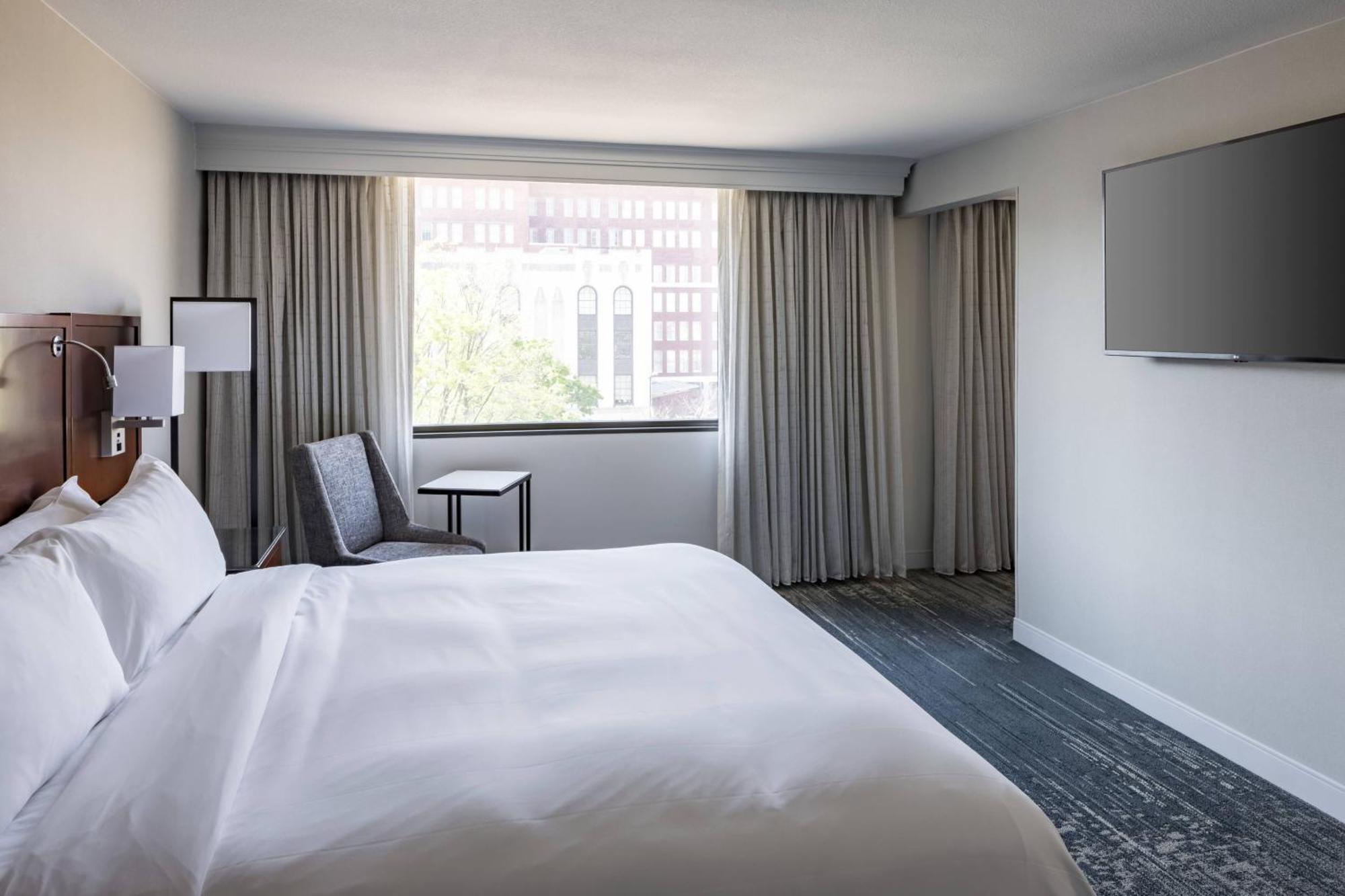 Отель Richmond Marriott Экстерьер фото