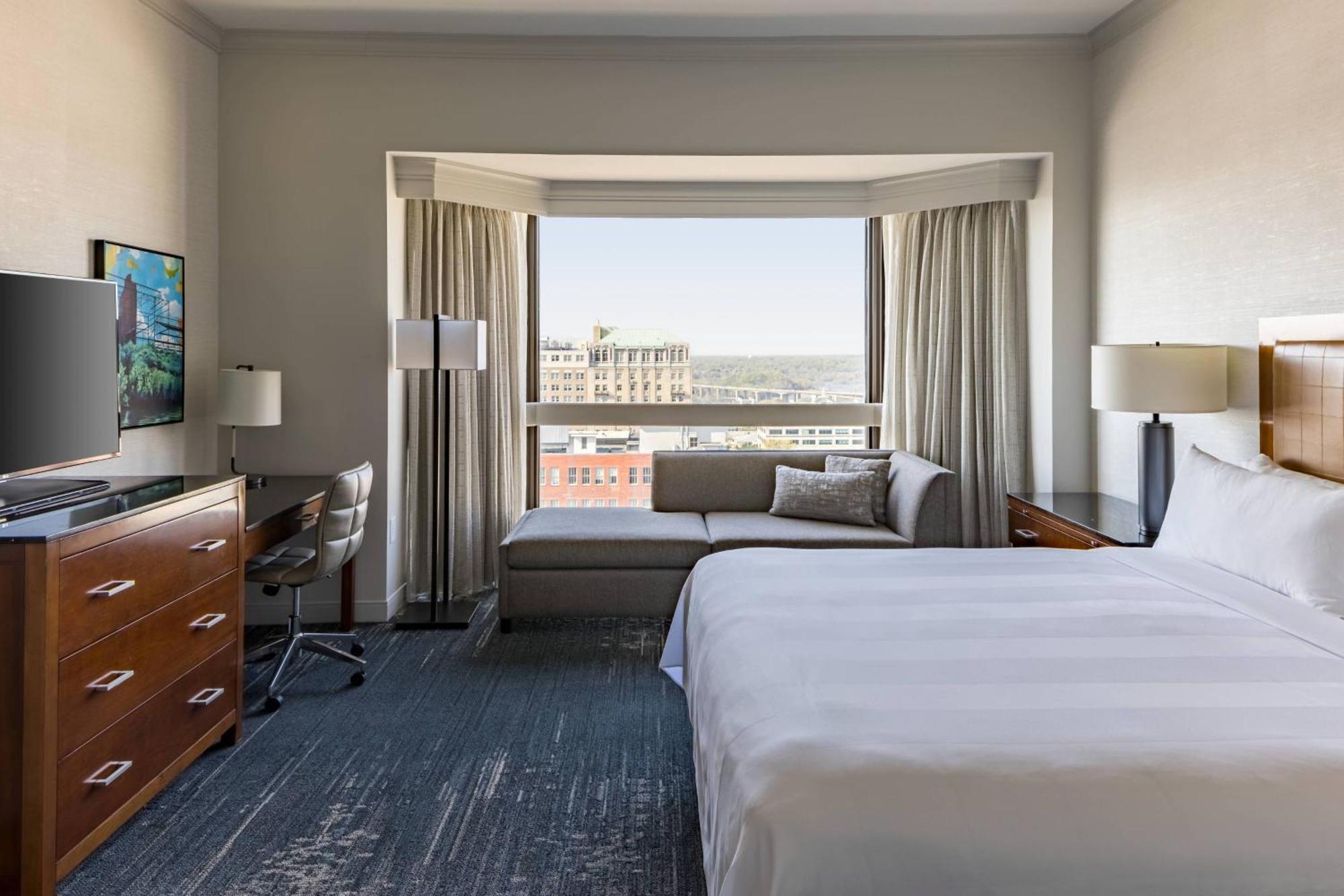 Отель Richmond Marriott Экстерьер фото