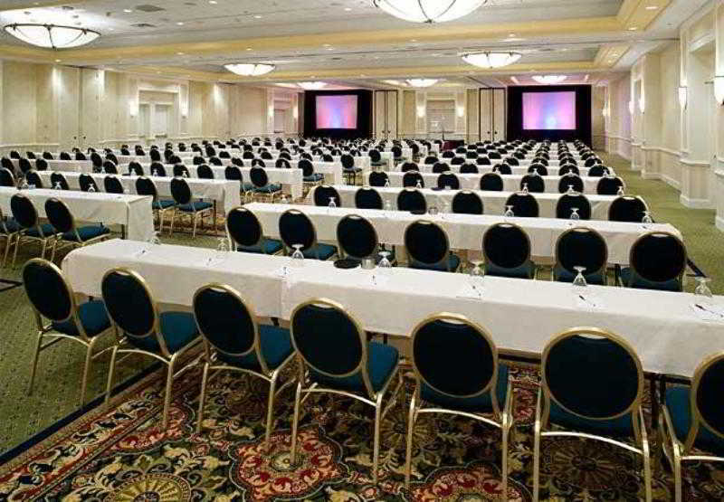 Отель Richmond Marriott Экстерьер фото