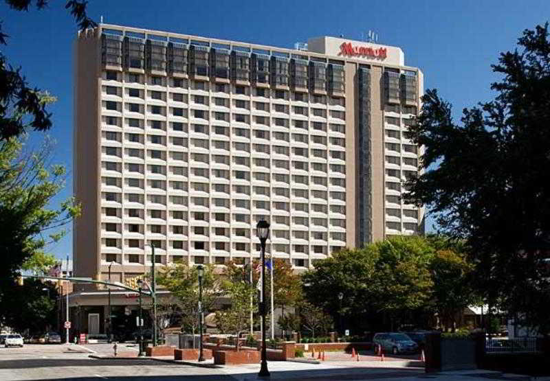 Отель Richmond Marriott Экстерьер фото