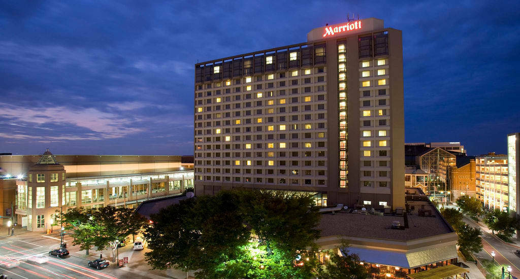 Отель Richmond Marriott Экстерьер фото